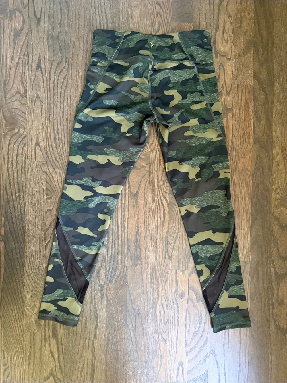 NEW Girls' Old Navy Elevate Leggings - Mid-Rise Go-Dry Bottoms + Bonus Camo Pair